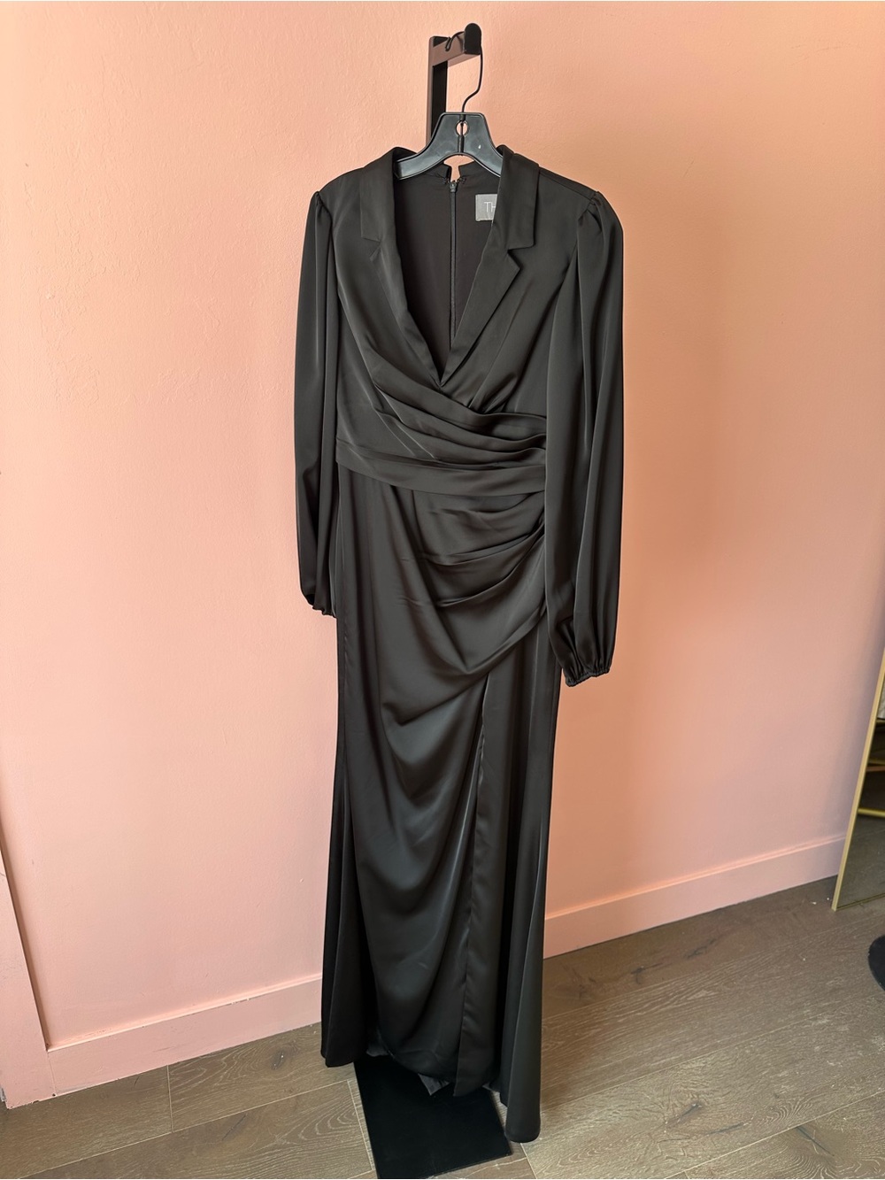 Theia Black Long Sleeve Draped V-Neck Collared Gown